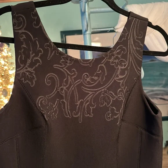 Vera Wang Size 12 black Cocktail Dress with Embellished detailed print in Fabric - Picture 11 of 13